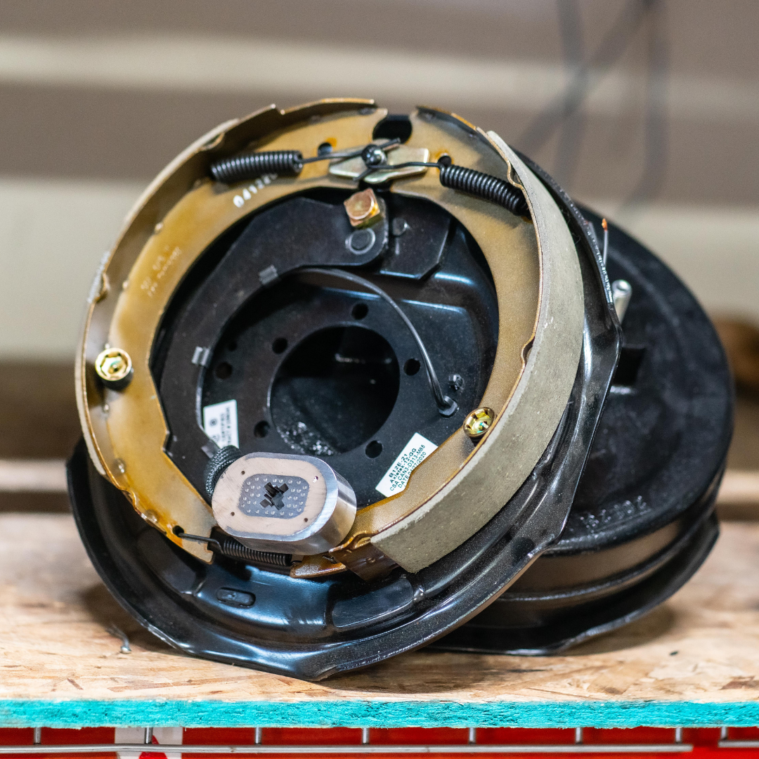 electric brakes for an offroad camper
